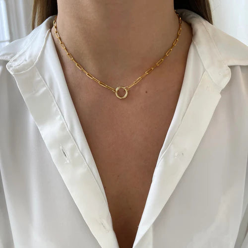 Base Medium Oval Necklace